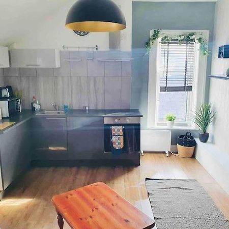ブラックプールCosy Top Floor Flat! Self Check-In & Free Parkingアパートメント エクステリア 写真