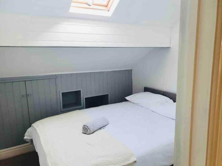 ブラックプールCosy Top Floor Flat! Self Check-In & Free Parkingアパートメント エクステリア 写真